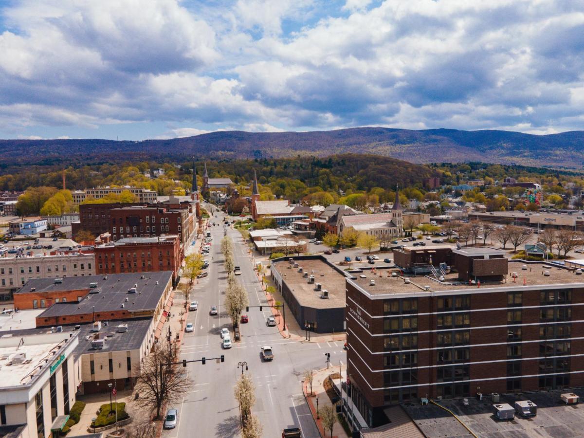 Hotel Downstreet, Ascend Hotel Collection North Adams Bagian luar foto