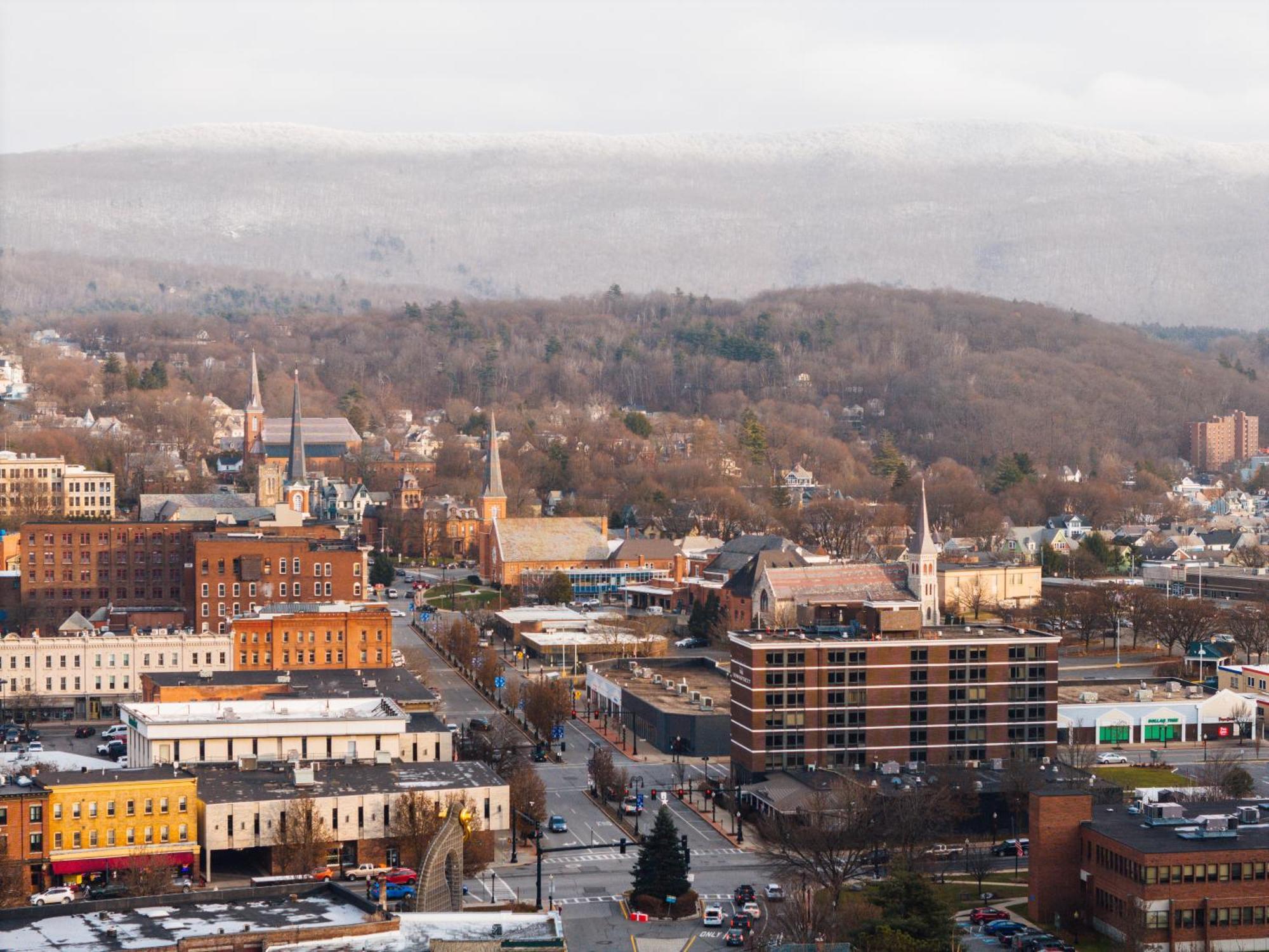Hotel Downstreet, Ascend Hotel Collection North Adams Bagian luar foto