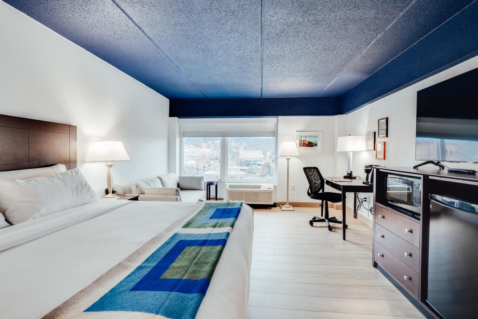 Hotel Downstreet, Ascend Hotel Collection North Adams Bagian luar foto