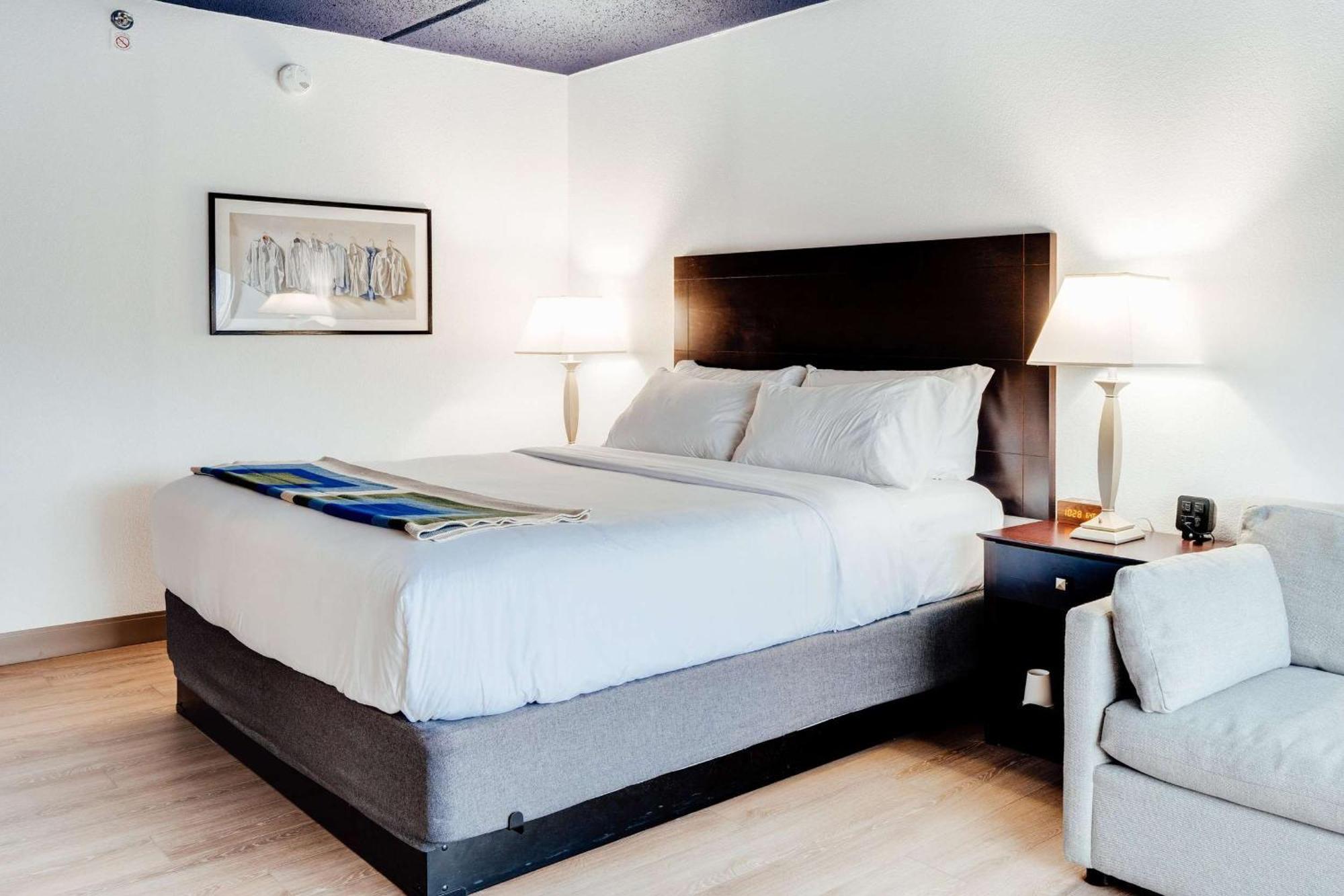 Hotel Downstreet, Ascend Hotel Collection North Adams Bagian luar foto